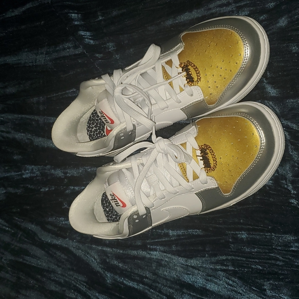 New Nike Heirloom Dunks Sz.9